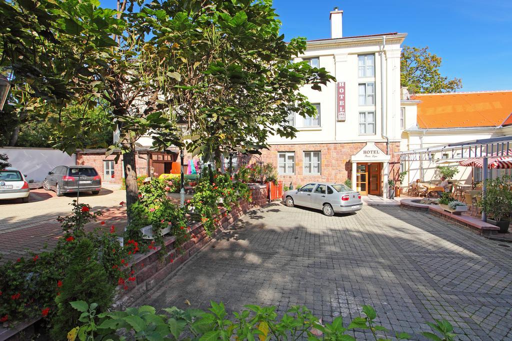 Hotel Blaha Lujza บาลาตอนฟือเรด ภายนอก รูปภาพ