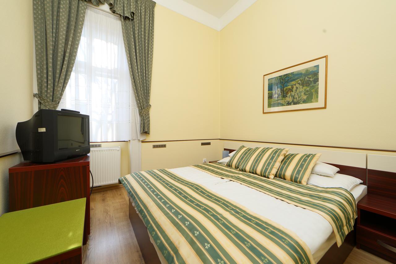 Hotel Blaha Lujza บาลาตอนฟือเรด ภายนอก รูปภาพ